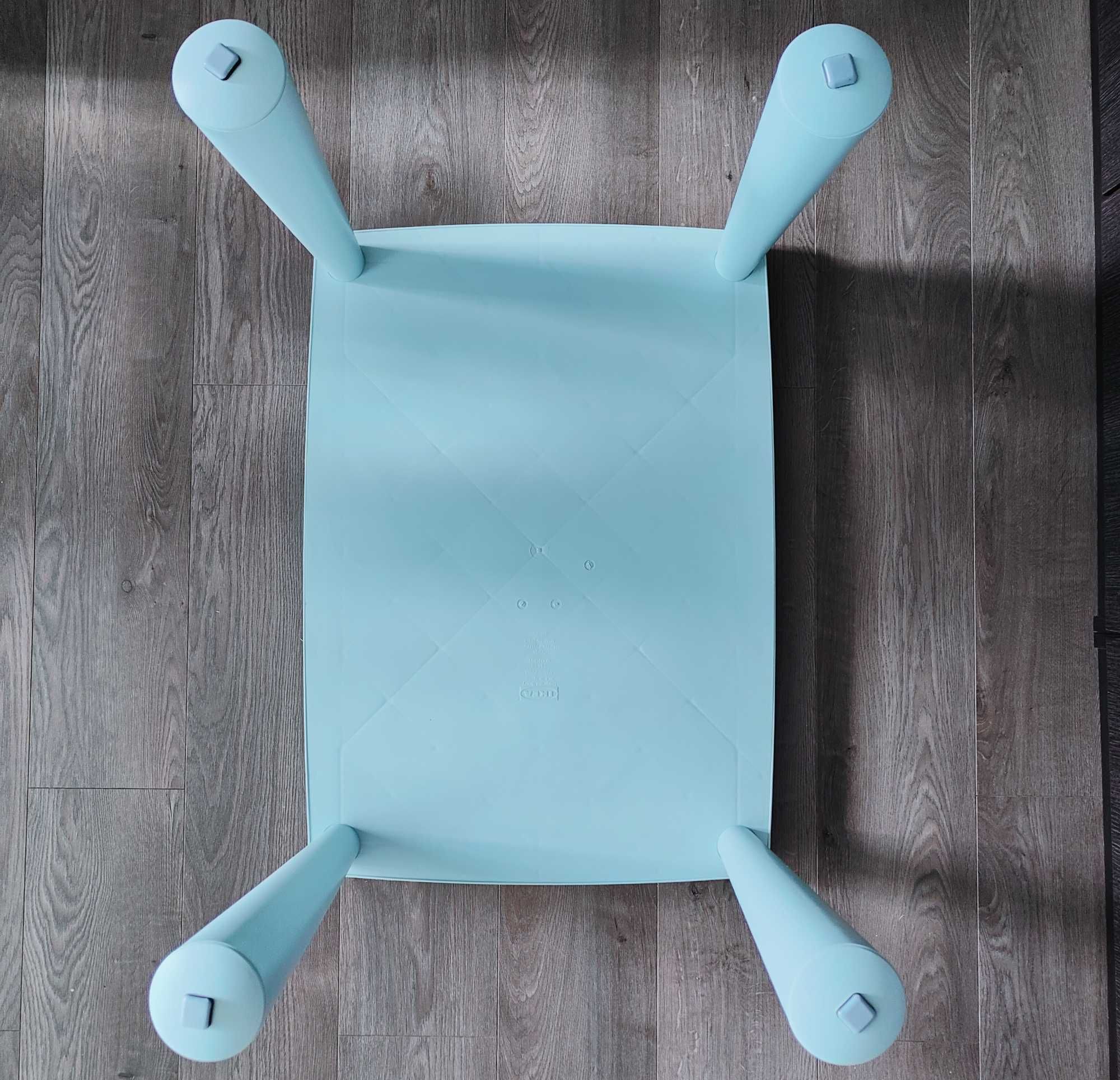 Ikea Mammut stolik błękitny