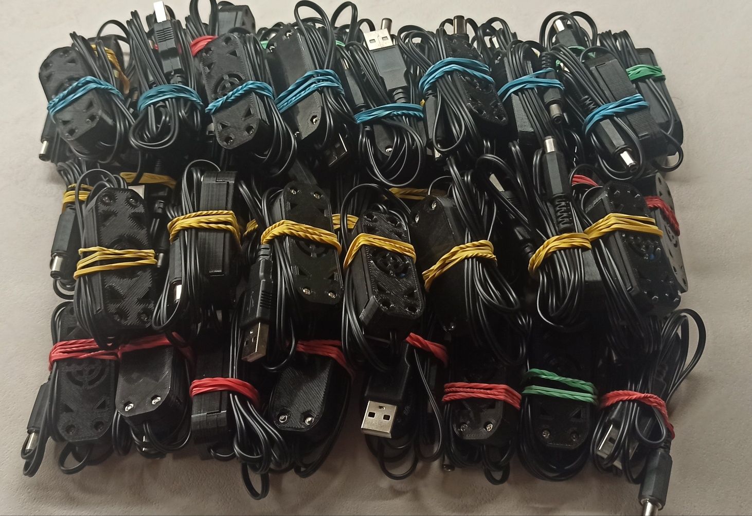 USB та автомобільне зарядне рации baofeng  Motorola hytera