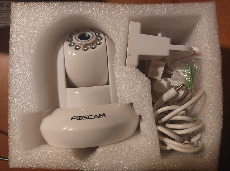 Kamera IP Foscam FI8910W