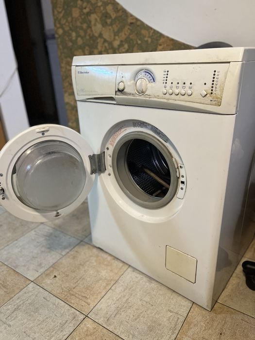 Пральна машина  Electrolux.