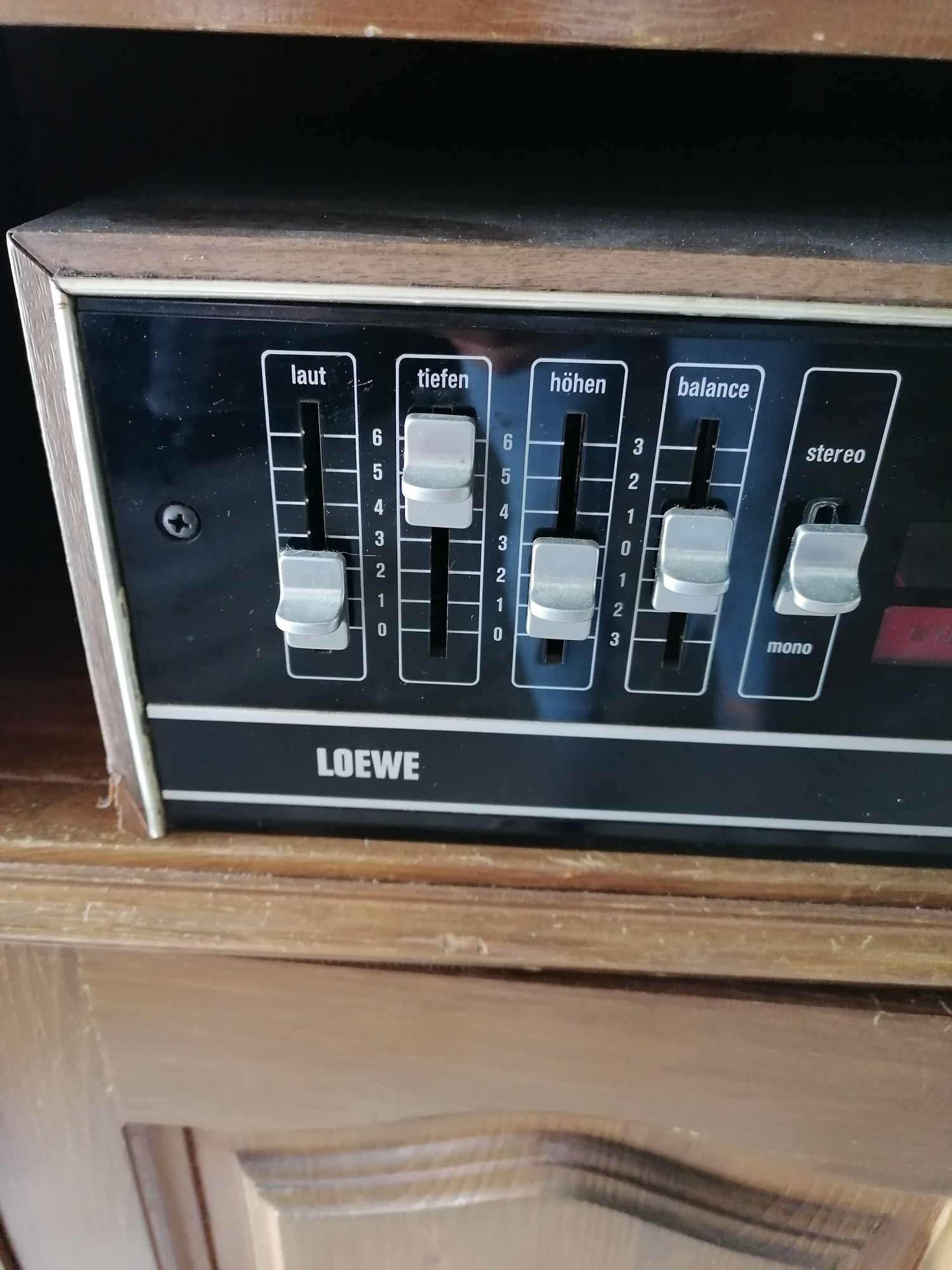 Rádio - Loewe a funcionar