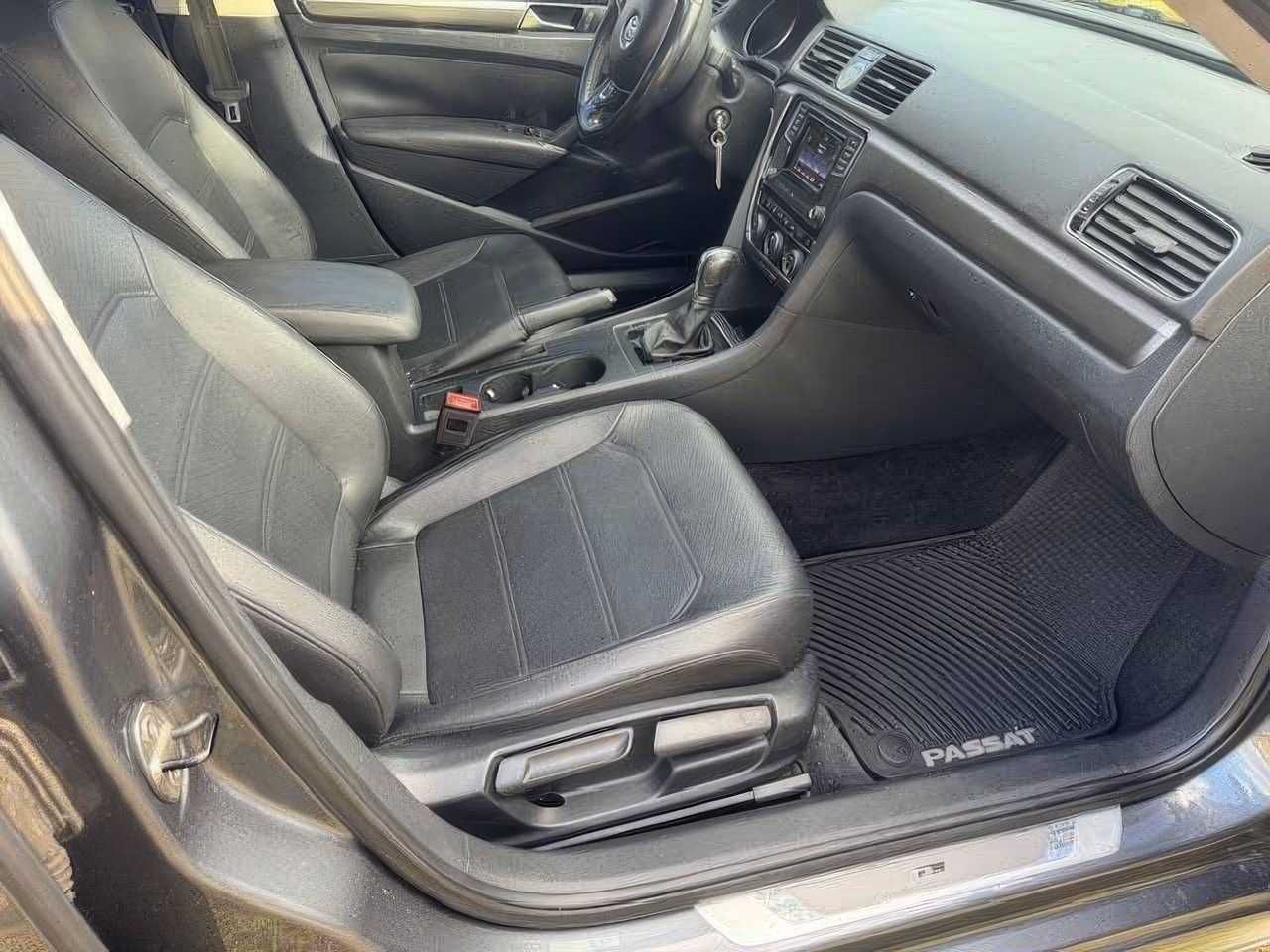 2016 Volkswagen Passat R-Line