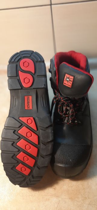 Рабочие защитные ботинки