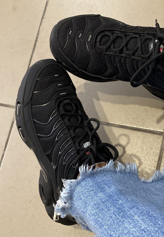 Кросівки чорні Nike tn