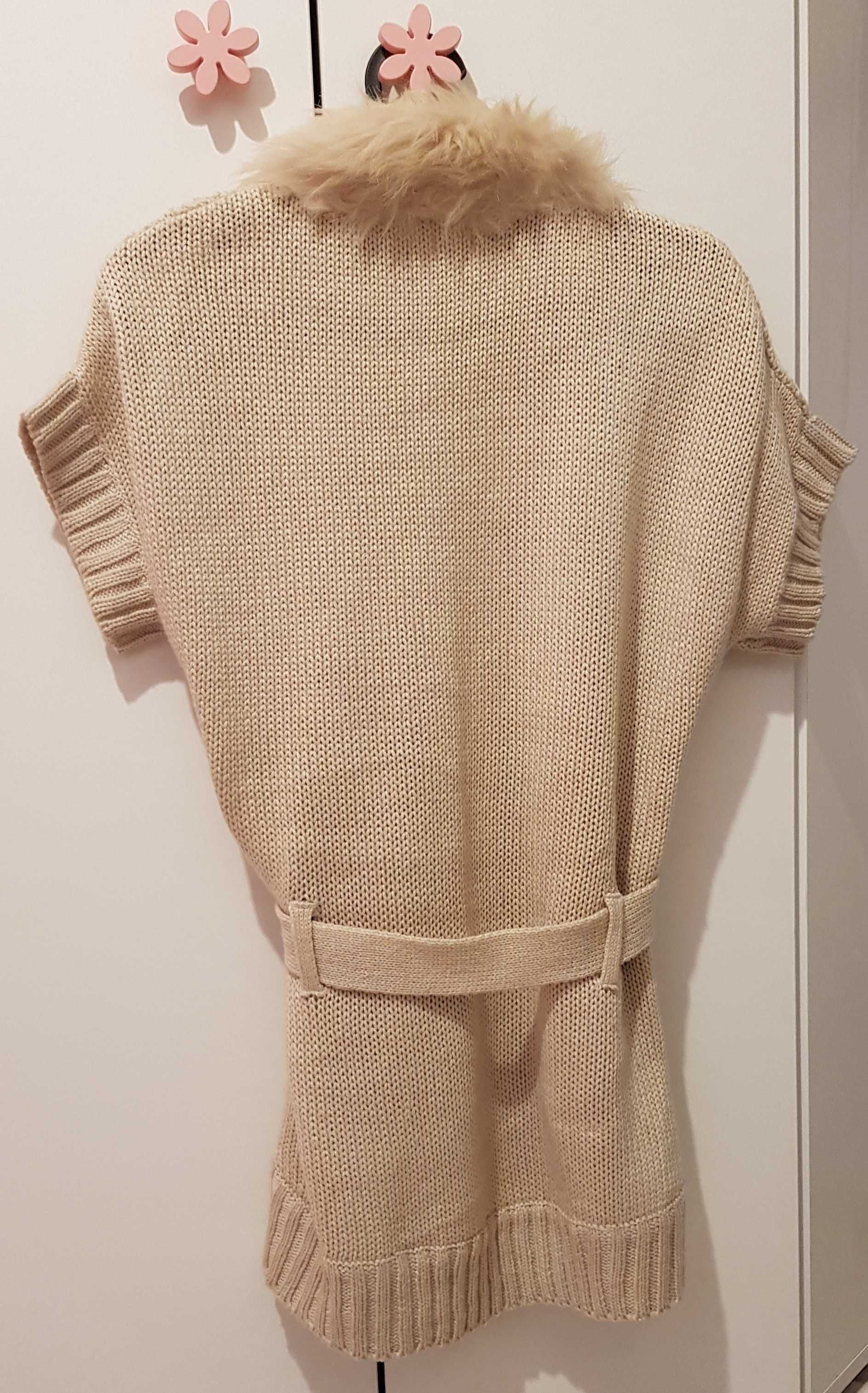 Sweter, kardigan beżowy, sweter z futerkiem, marka F&F, rozmiar S/M