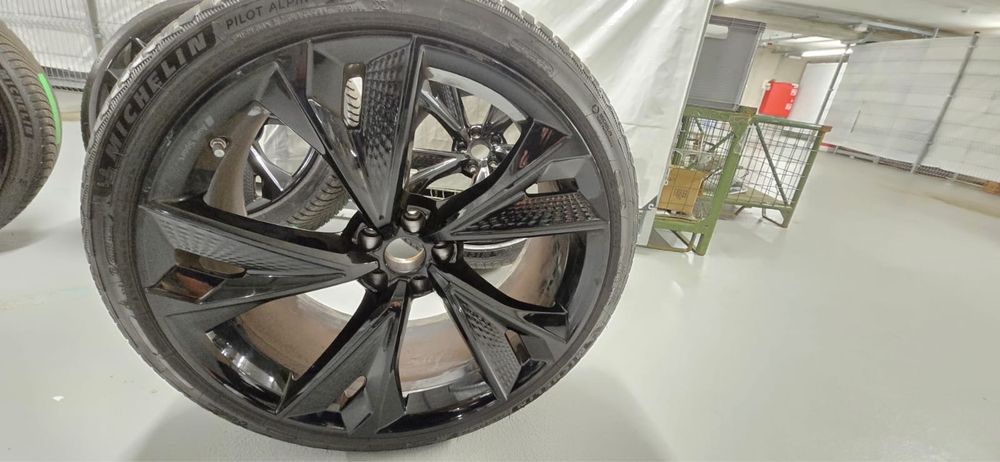 Sprzedam komplet oryginalnych felg Audi RS 22 cale