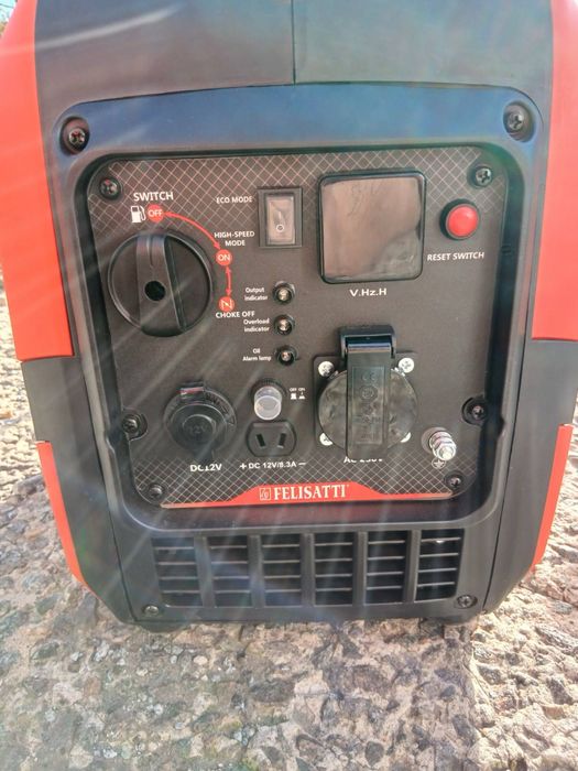 Продам інверторний генератор 2 квт майже новий