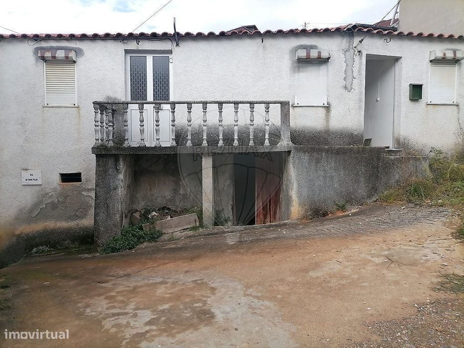 Moradia T2 no Vale do Açor  a apenas 5 km (10 minutos) do centro ur...