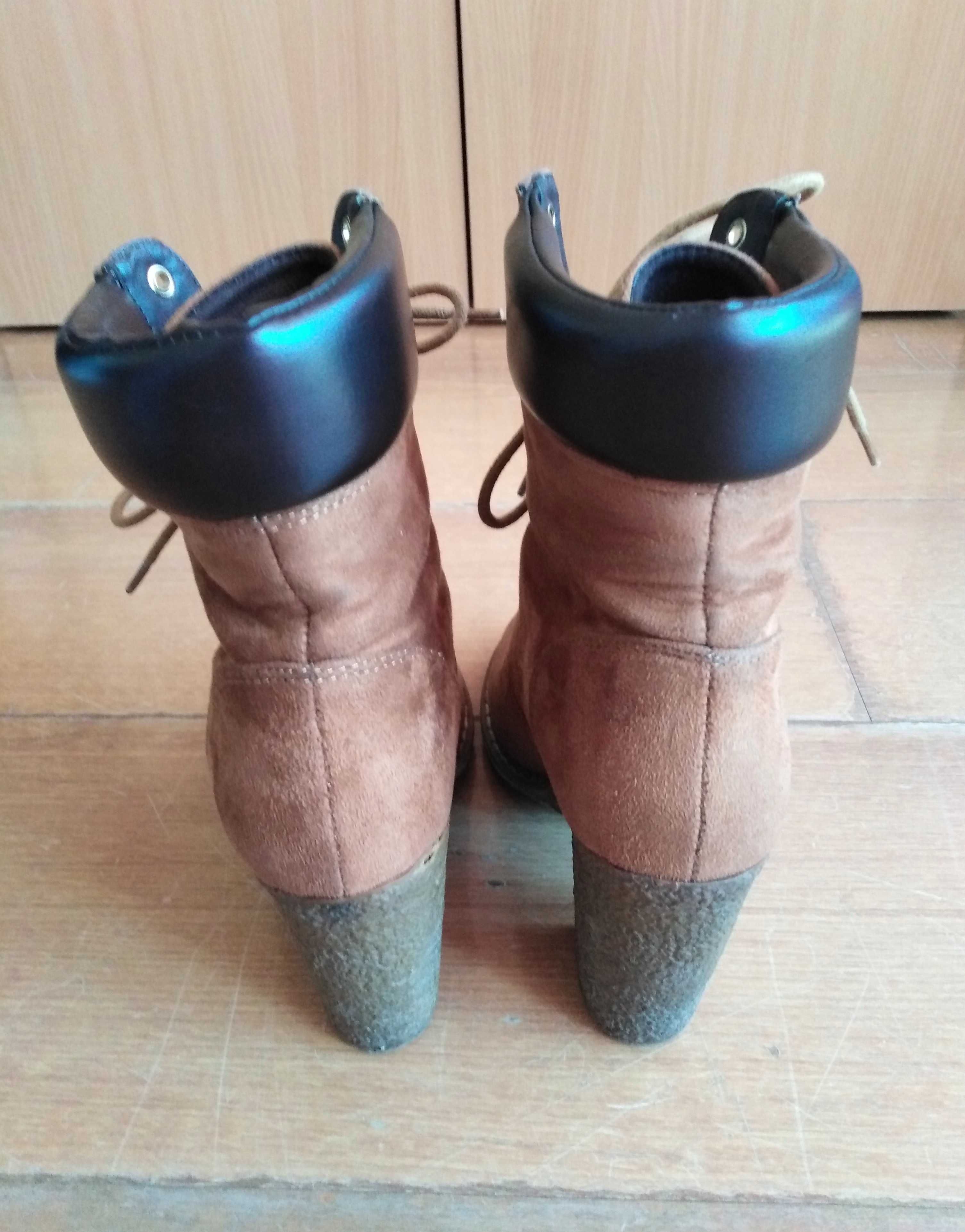 Botas de camurça camel como novas