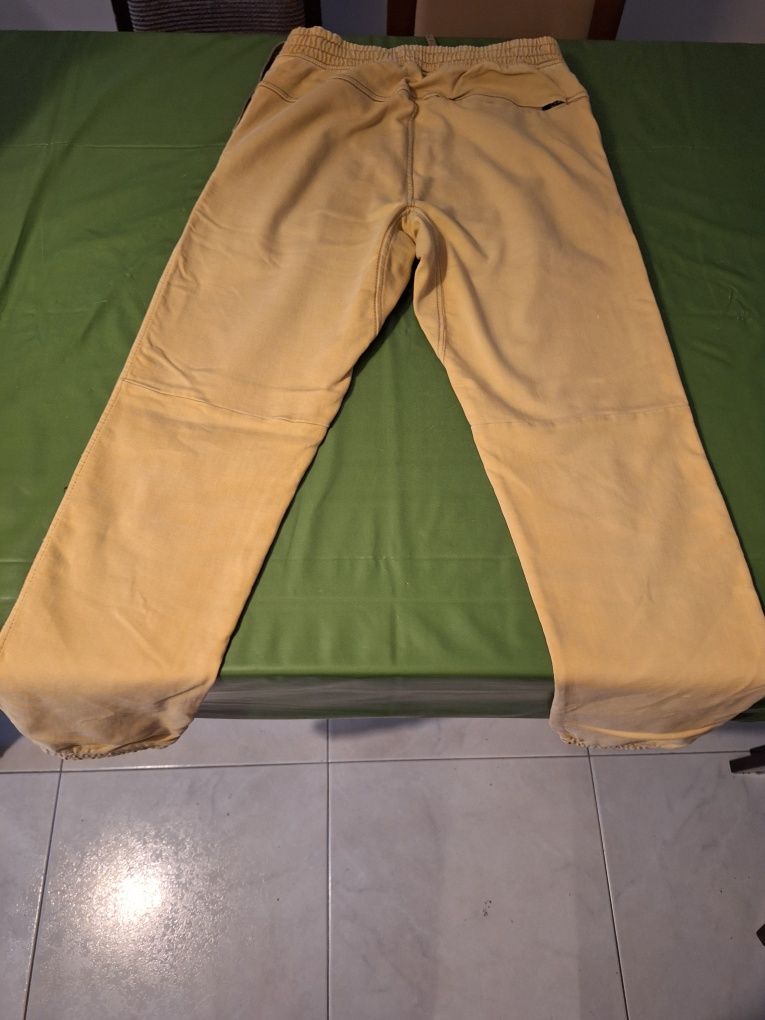Calcas beges pull&bear