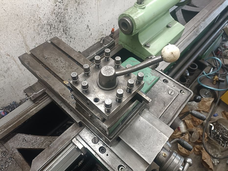 Tokarka uniwersalna TUE 40