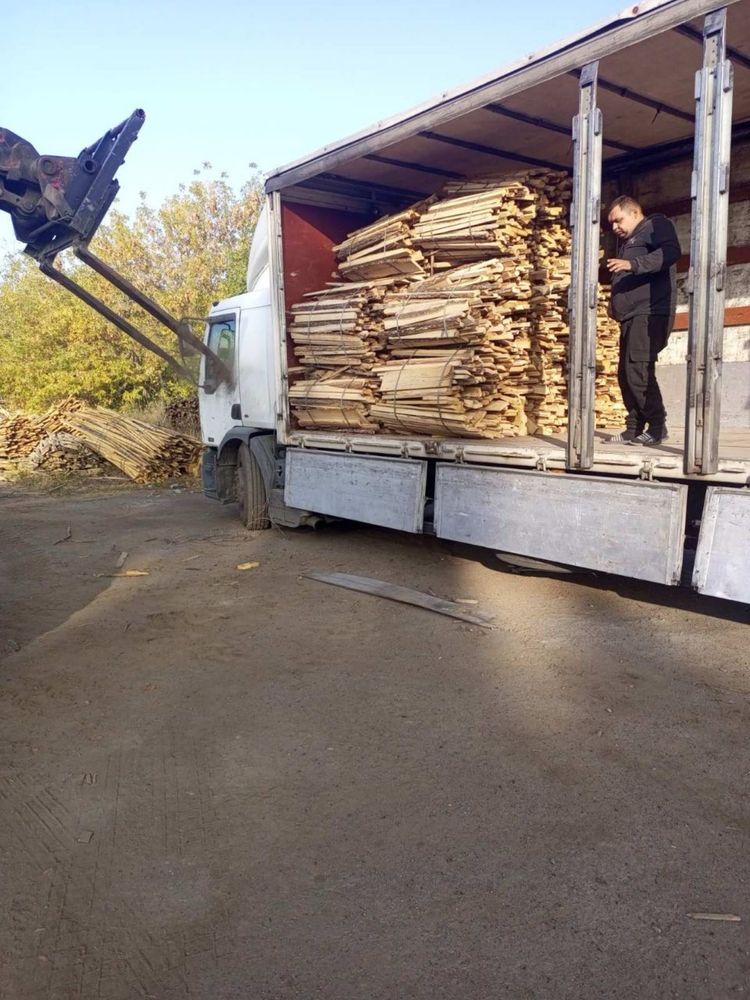 Дрова Дуб 800 грн, сухие с доставкой по Киеву и области, без предоплат