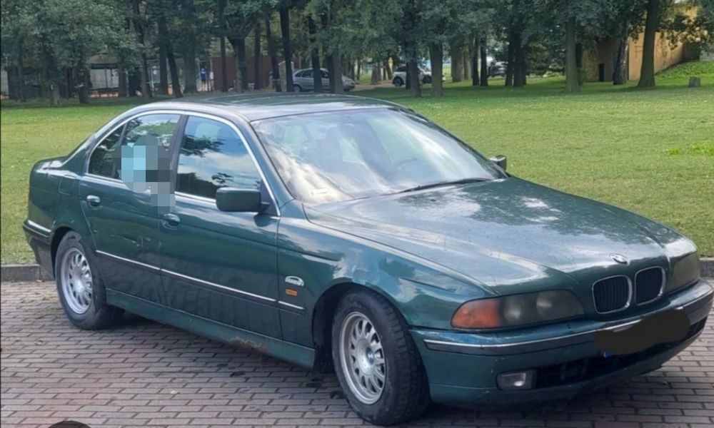 Bmw 520i  e39 przód silnik maska zderzak  błotnik cwiartka klapa