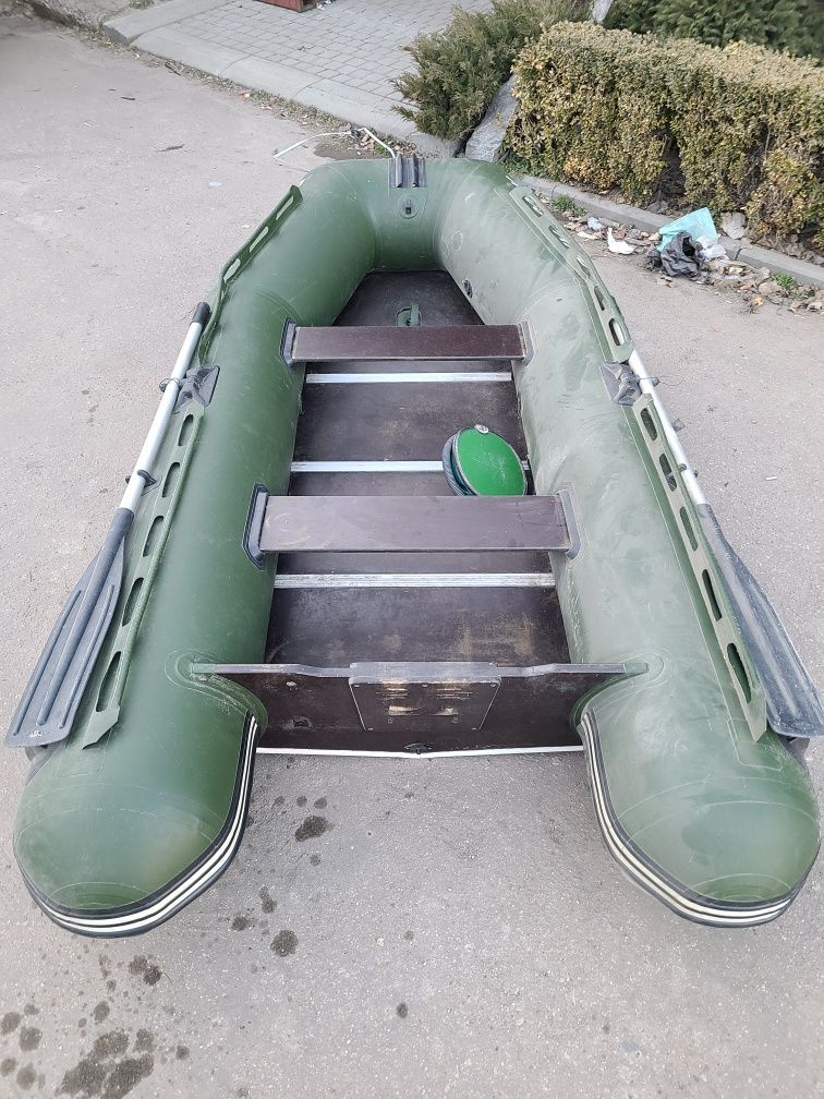 Лодка Адамант 290
