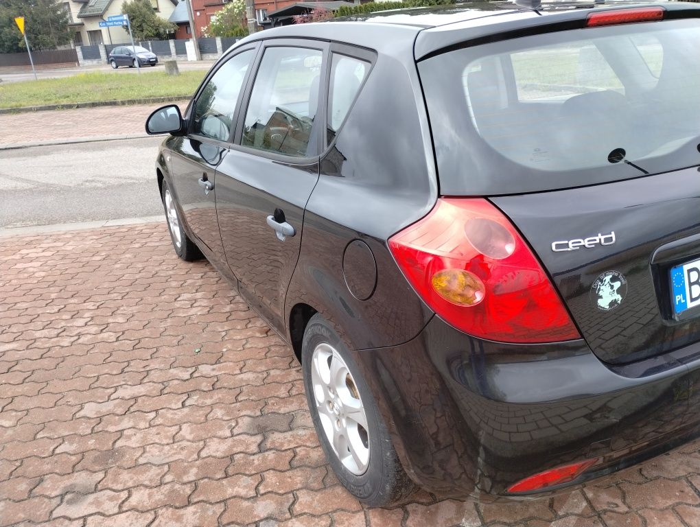KIA CEED *1,4 benzyna * Niski przebieg tylko 196.000 * Możliwa Zamiana