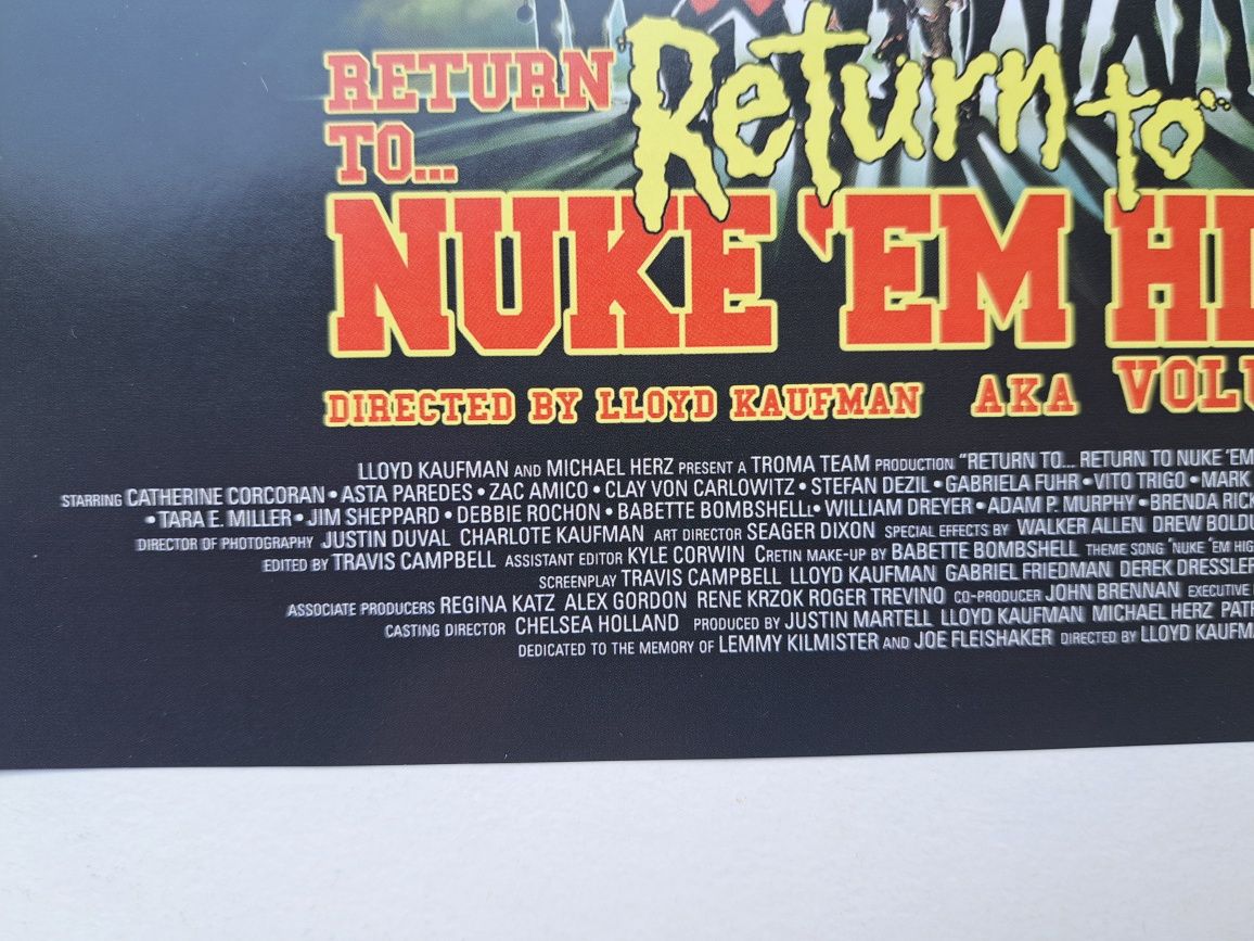 TROMA Return to Nuke 'Em High volume 2 - material promocional Cannes