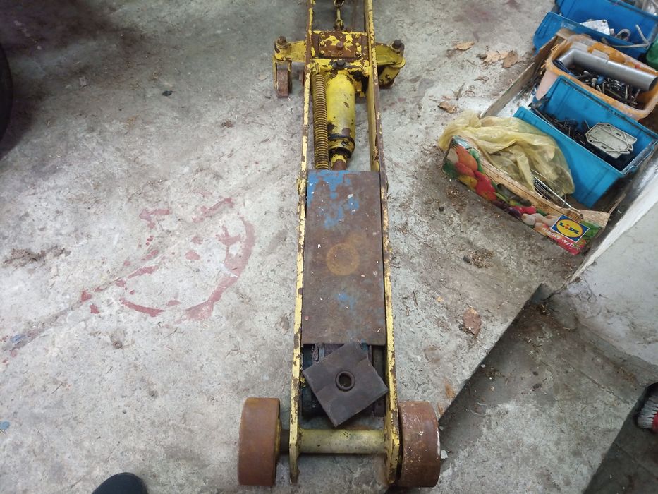 Podnośnik typu żaba