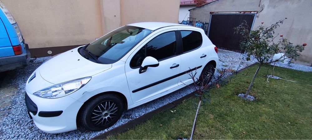Peugeot 207 1.4 HDI biały
