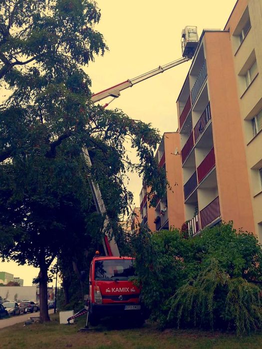 Usługi/wynajem [Do 26 metrów] zwyżka podnośnik koszowy z operatorem :D