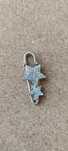Broszka H&M z diamencikami gwiazdki w kolorze srebrnym brooch