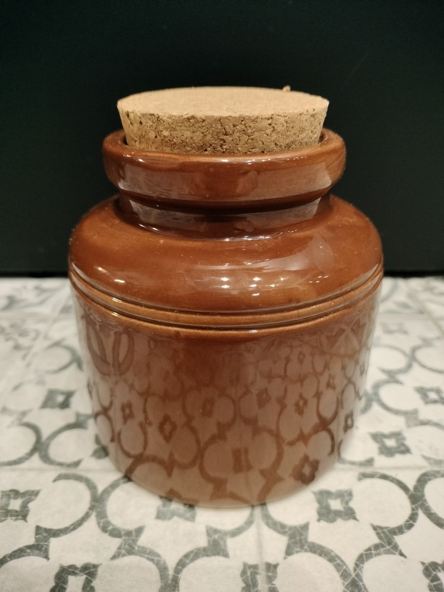 Pojemnik ceramiczny z korkową przykrywką