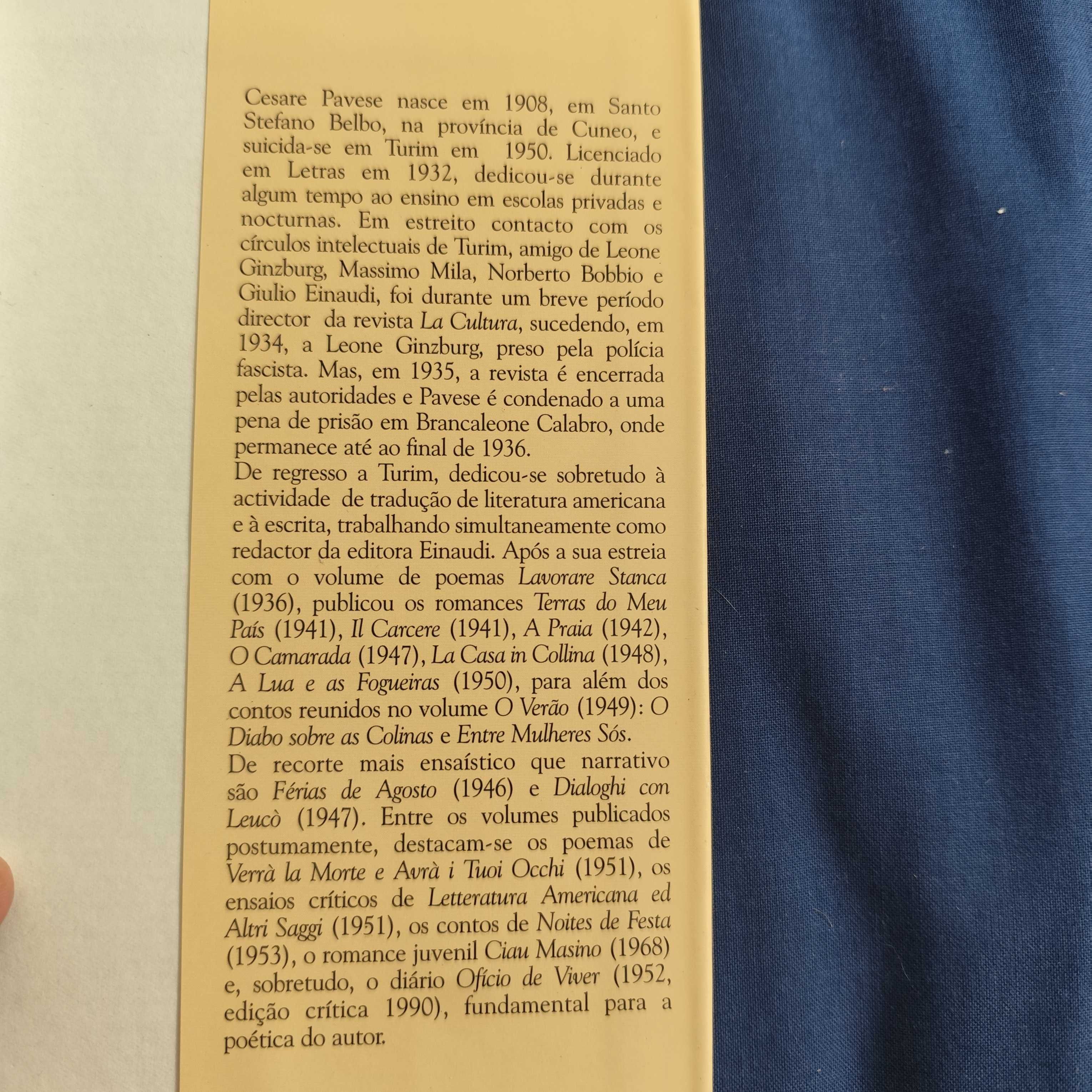 Cesare Pavese - A Lua e as Fogueiras