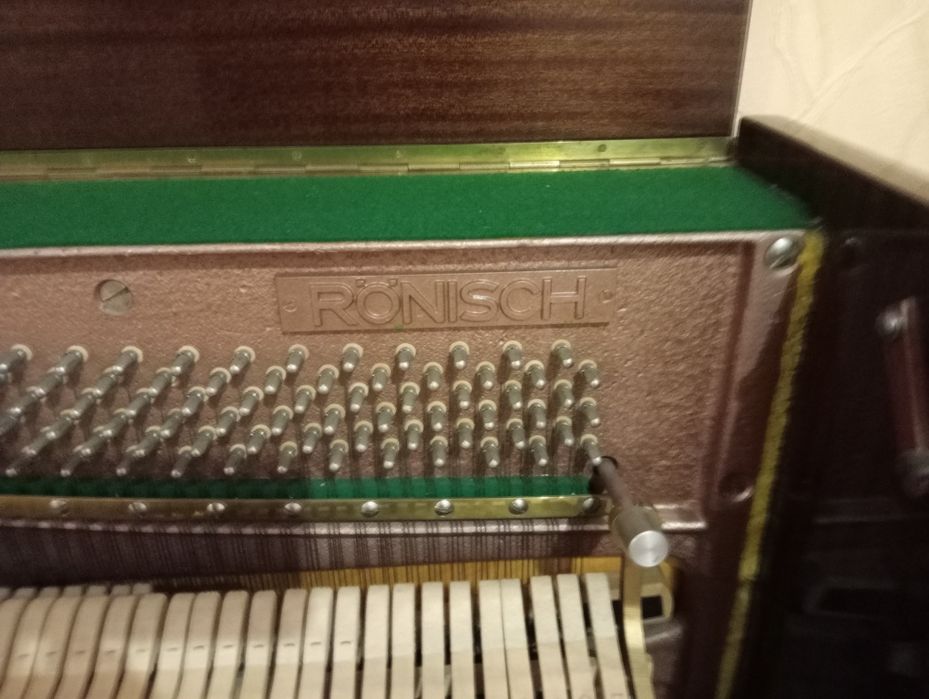 Продам фортепіано RONISCH