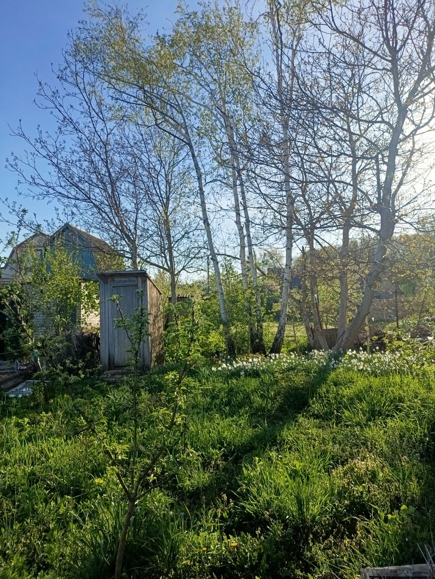 Двоповерховий дачний будинок
