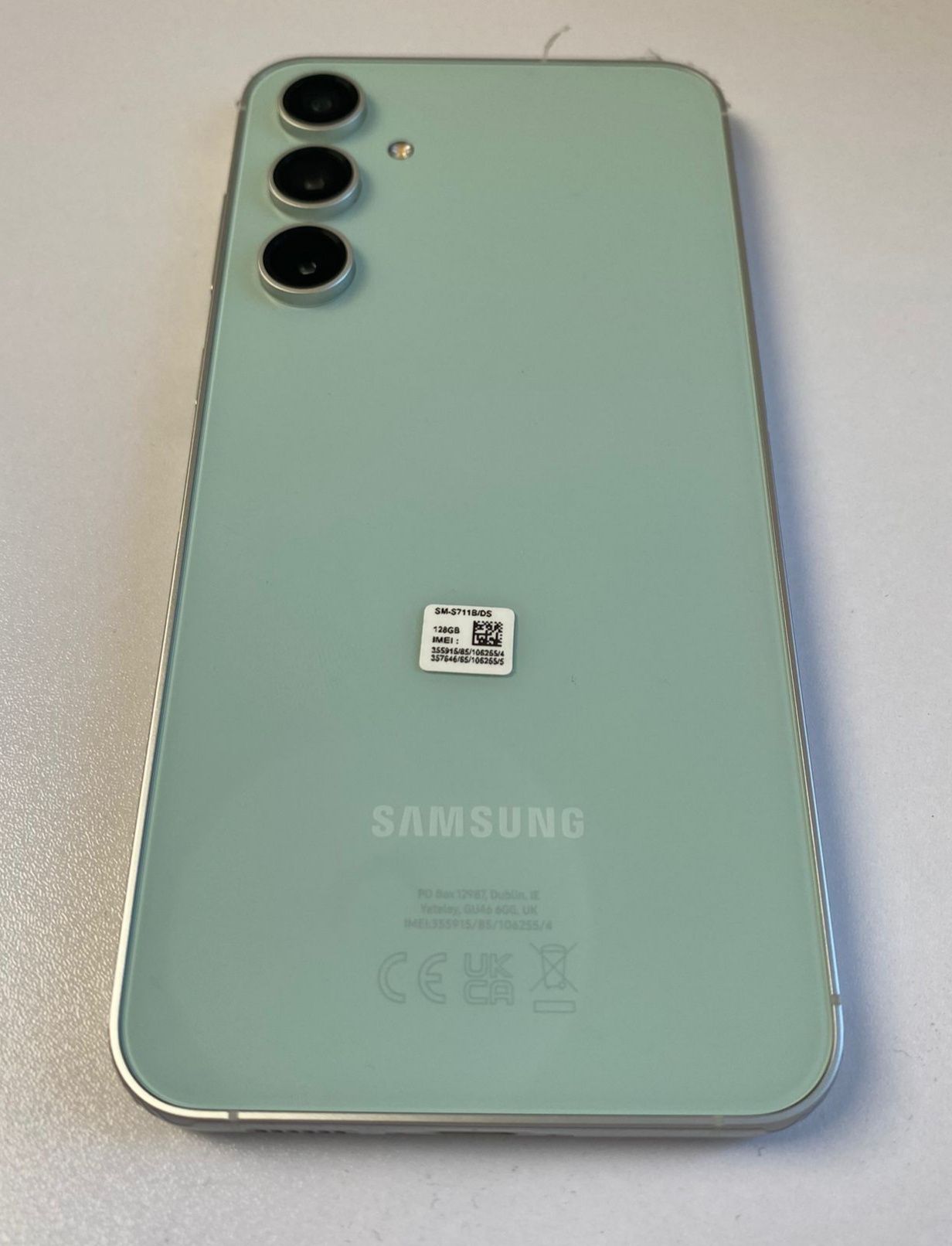 Samsung Galaxy S23 FE. 8GB/128GB