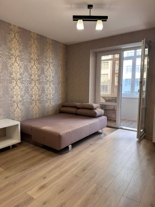 Подобова оренда квартири м.Винники