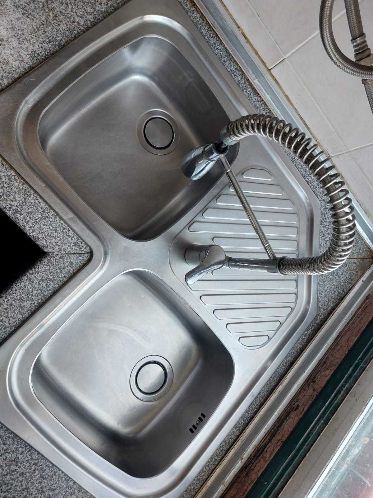 Lava-loiça inox Fagor de canto com 2 cubas + torneira extensível