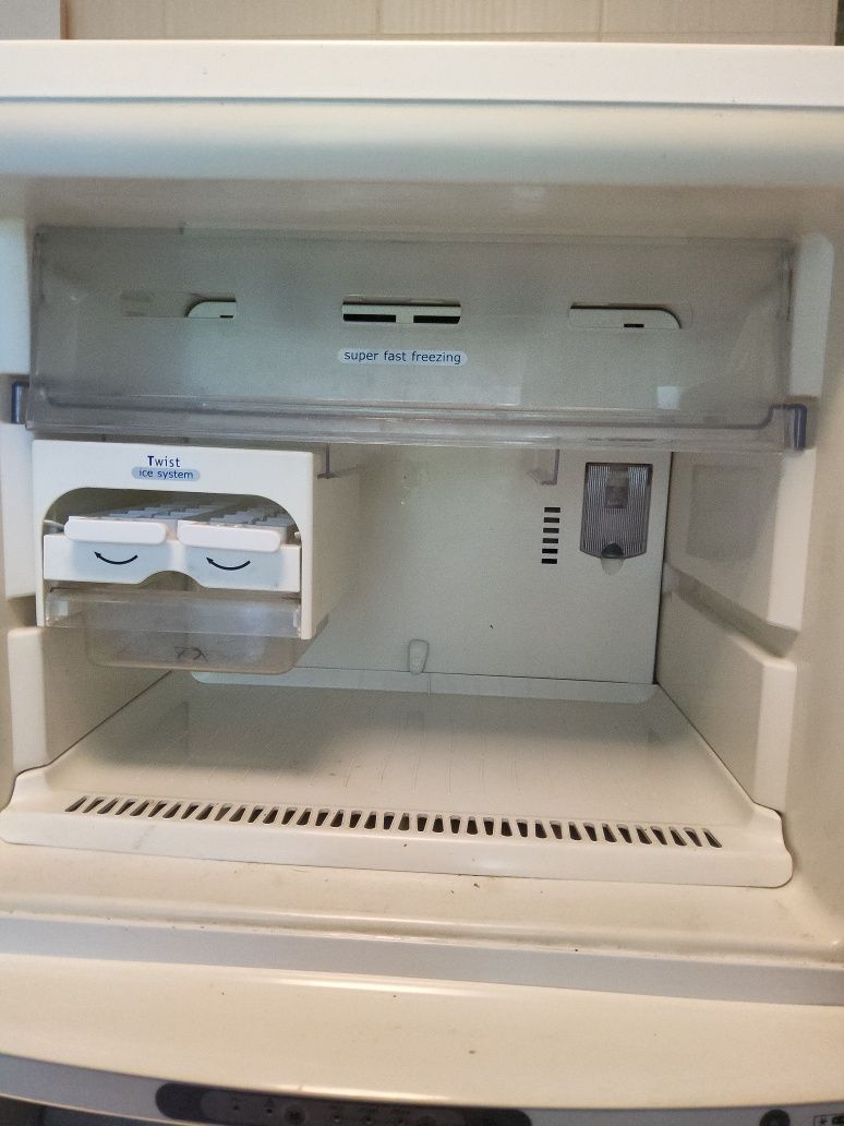 Холодильник Whirlpool ARC 4020