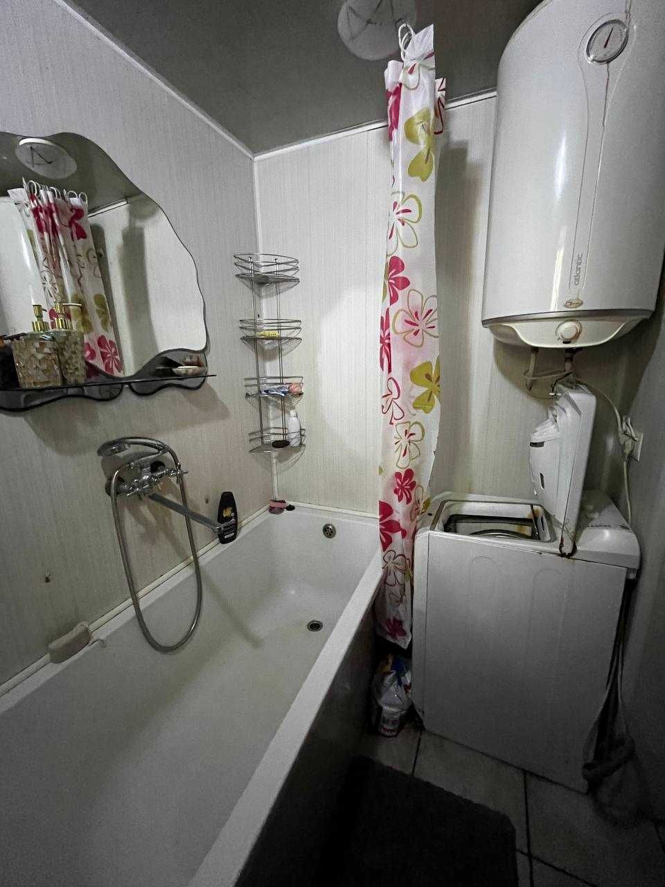 Продаж частини будинку по вул.Смілянська з власним двором та заїздом.