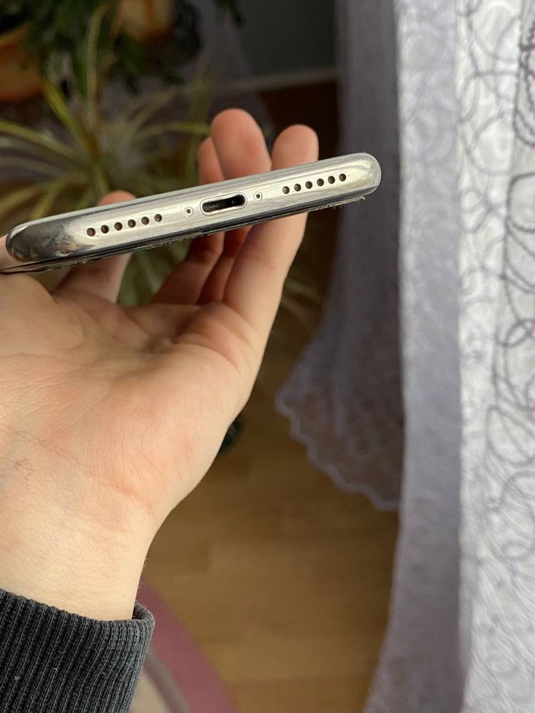 iPhone X 64 Гб