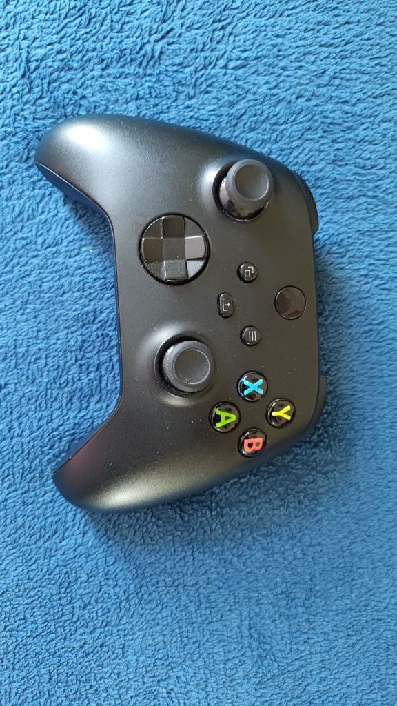 Xbox series X stan idealny, pad, dwie gry