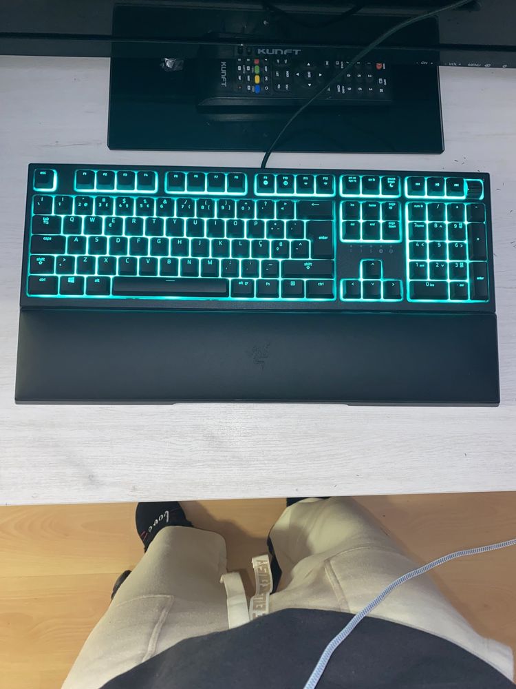 Teclado gamer razer ornata v2