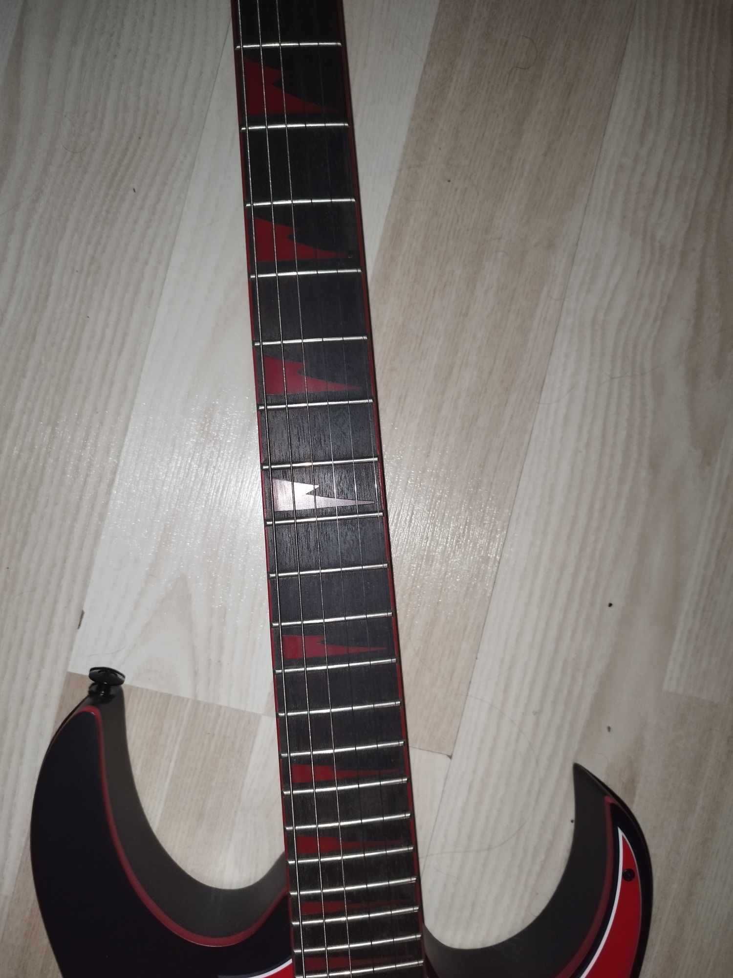 Zestaw Ibanez GRG131DX-BKF ze wzmacniaczem Boss katana mini