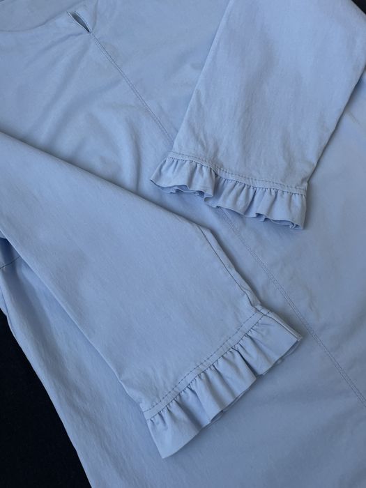 Блакитна блузка з воланами на рукавах, розмір S/М