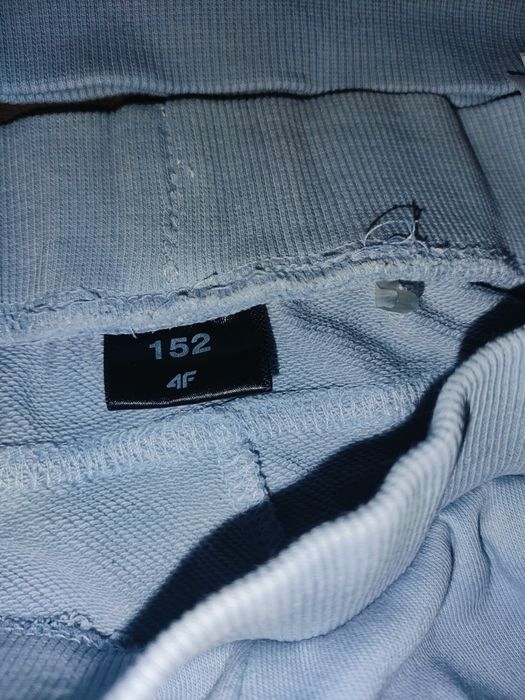 Dres 4F rozmiar 158 warto