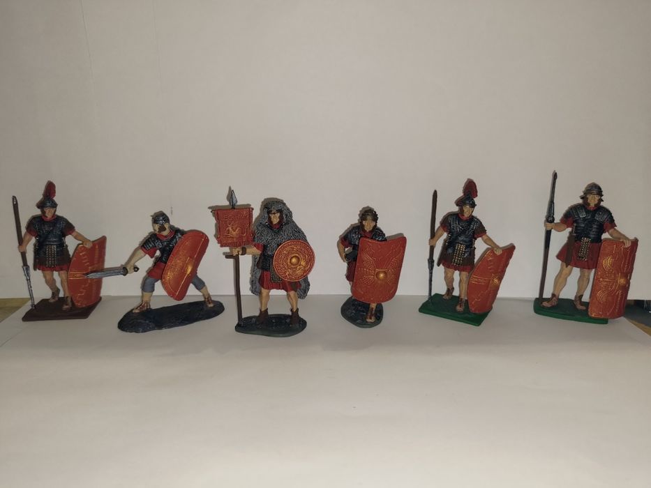 Римські солдати легіонери металеві фігурки