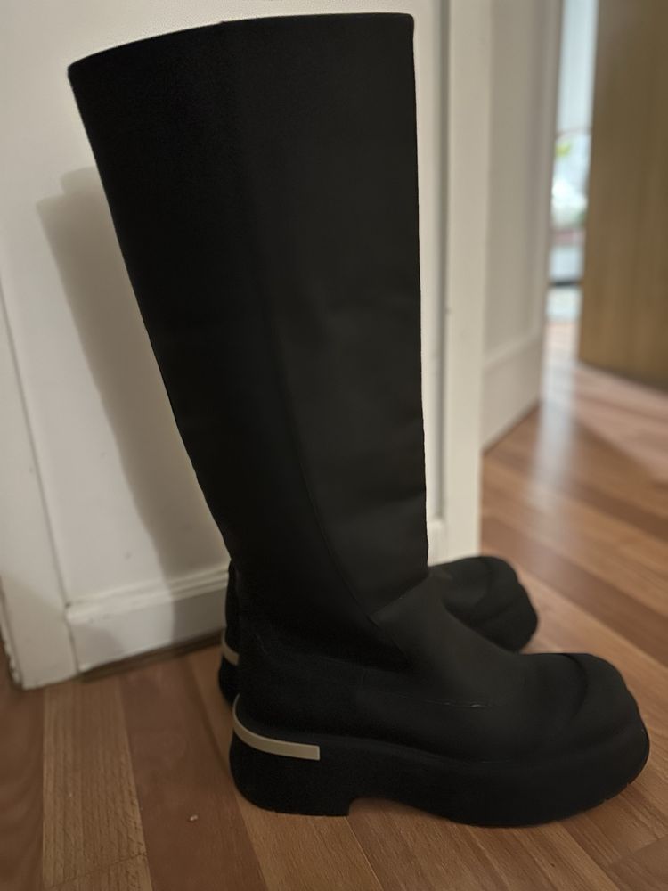 Botas altas de plataforma  preta Zara 40