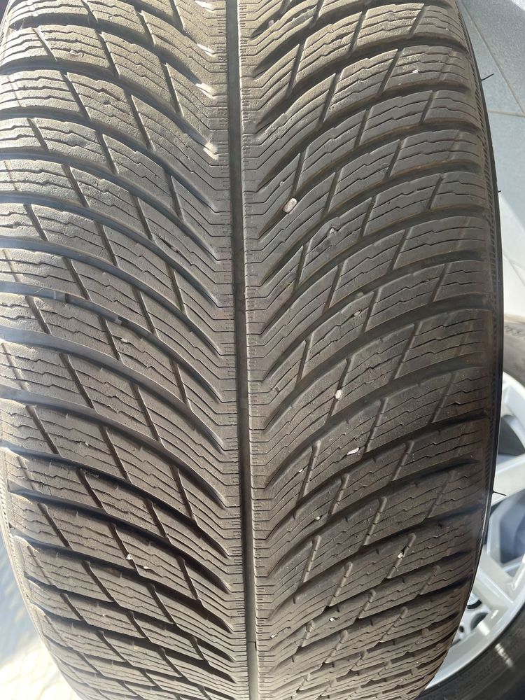 Диски шини BMW X-5(G05) X6(G06) R19 5*112 dia 66,6 et38