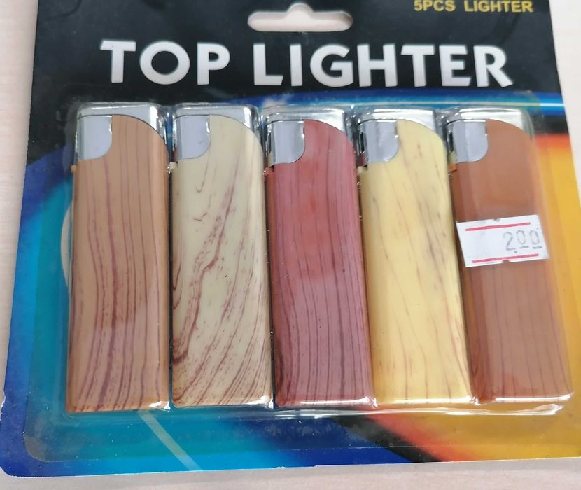 Isqueiros novos, 3 blisteres, todos por 5€