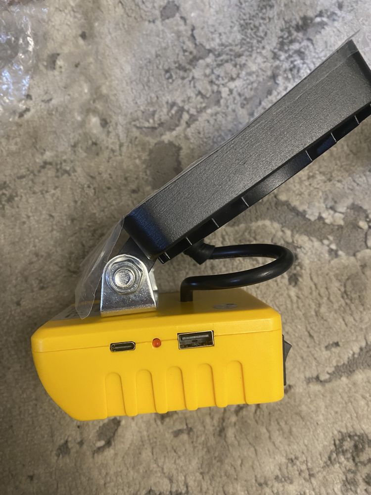 LED Лампа Ліхтар Прожектор DeWalt 48W