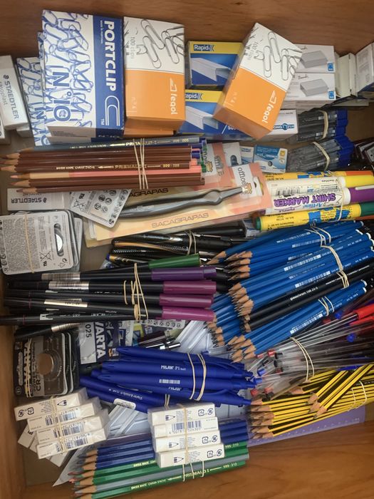 Restante Stock - Material Escolar (descrição)