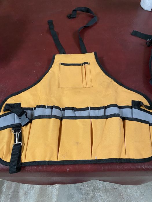 Fitas metricas em rolo e colete para ferramentas