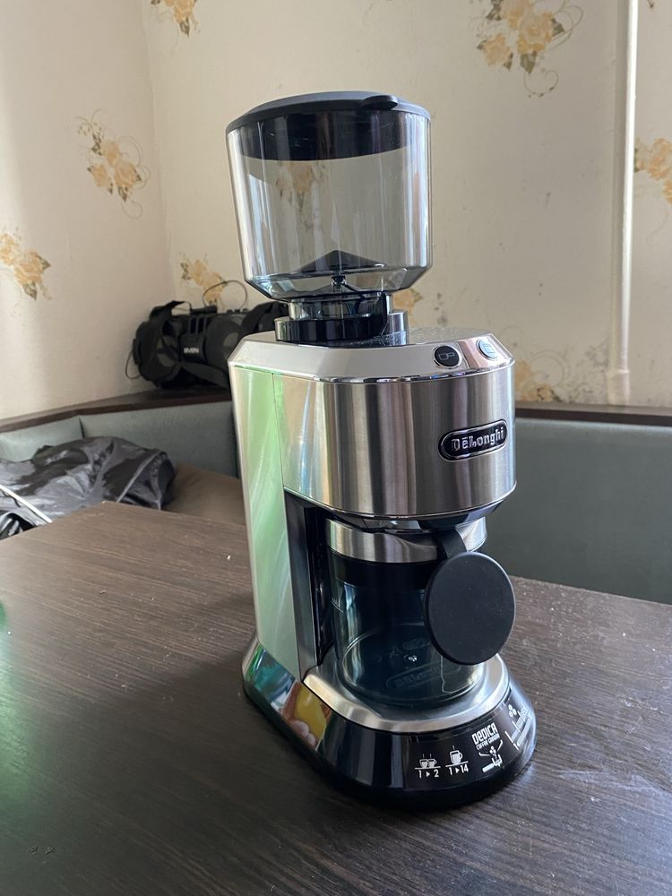 Delonghi кавомолка нова