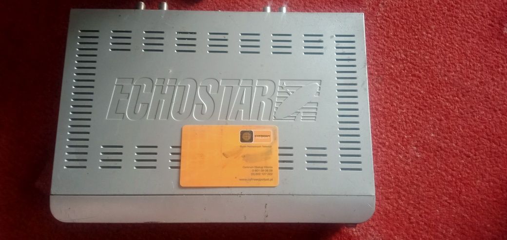 Dekoder Echostar DSB-717 z kartą.