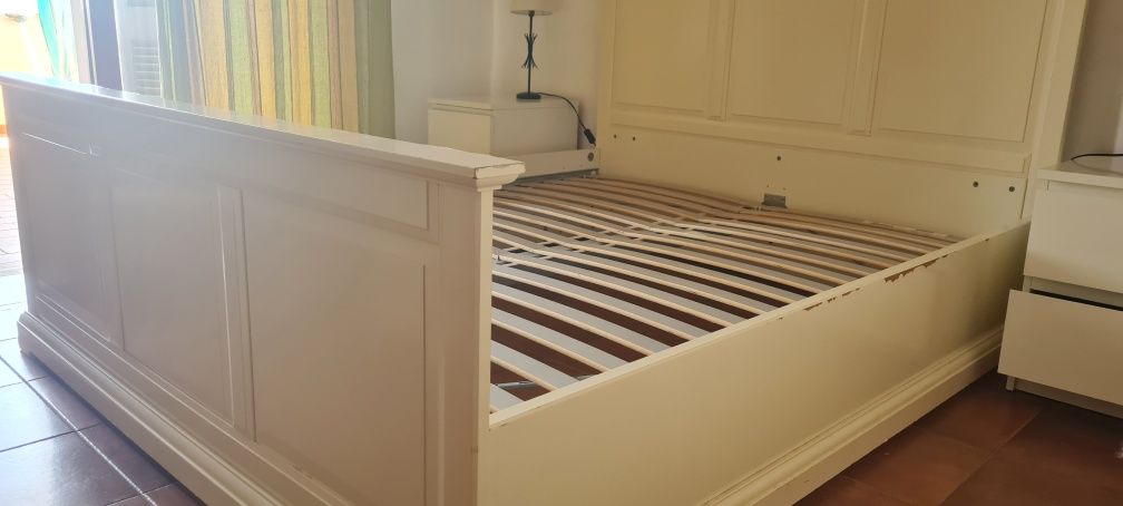 Cama de casal IKEA