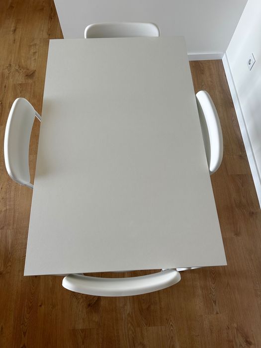 Mesa Extensível Ikea Vihals + 4 cadeiras Vihals
